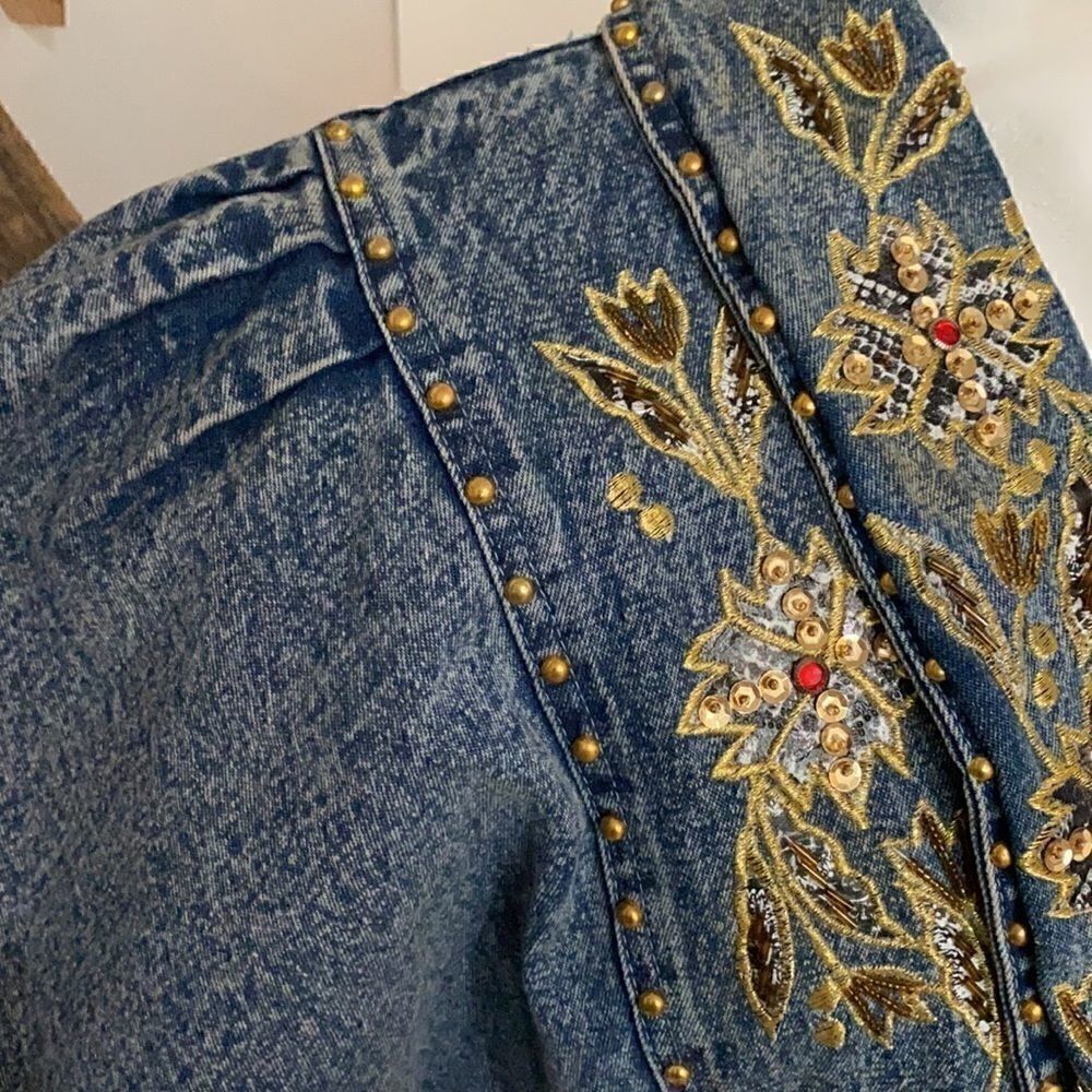Vintage Acid Wash Embellished Bedazzle Jean Jacket - Picture 5 of 10
